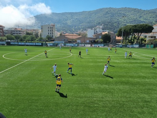 Calcio. Eccellenza, il Pietra vince in casa dei campioni dell'Imperia: il traguardo playoff si avvicina