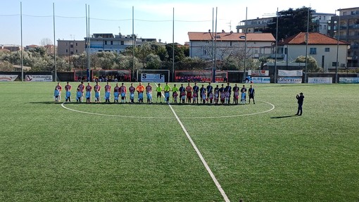 Calcio. Promozione, L. Moretti regala tre punti di platino alla Carcarese, Albissole ko nel finale a testa alta