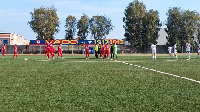 Calcio. Serie D. Cuore rossoblu! Il Vado batte il Varese grazie al sigillo di Loreto Lo Bosco