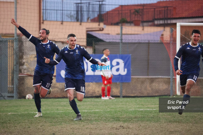 Calcio, Eccellenza. La San Francesco Loano crea ma a segnare è il Celle Varazze, le civette esultano con la rete di Battaglia