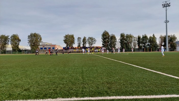 Calcio. Serie D. Tanti lampi e poco più, Vado - Albenga finisce 1-1