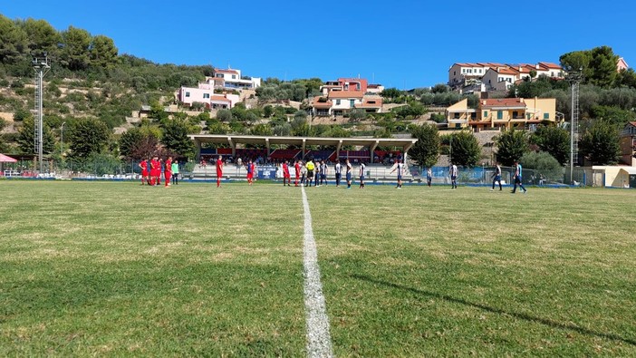 Calcio, Prima Categoria B. Esordio in campionato con un pareggio per Borgio Verezzi e Città di Savona, Rapetti risponde a Carparelli