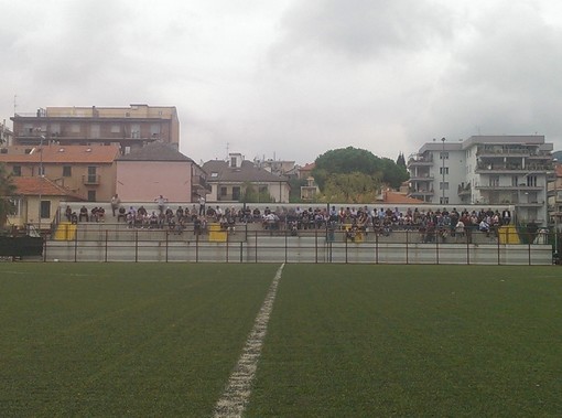 Calcio, Eccellenza. Veloce - Cogoleto: partita sospesa al 33' della ripresa per l'infortunio all'arbitro