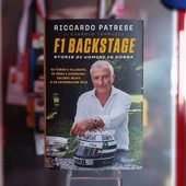 Alassio, l’ex pilota di Formula 1 Riccardo Patrese presenta il libro &quot;F1 backstage, storie di uomini in corsa&quot;