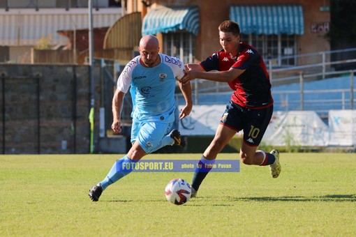 Calcio: amichevole tra Sanremese e Genoa Under 18 ieri al 'Comunale', vittoria dei biancoazzurri (Foto)