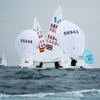 Marina degli Aregai: grande successo per la 12a edizione della ‘Carnival Race 420&amp;470’ di vela