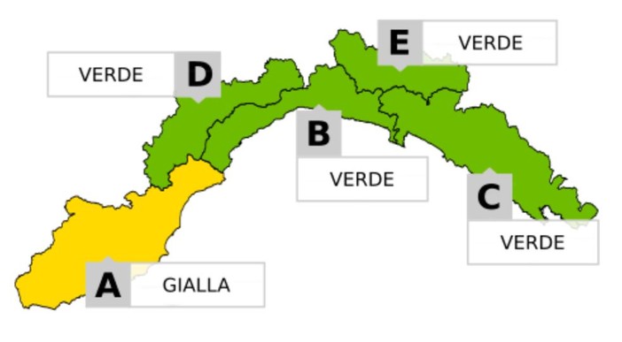 Emanata l'allerta gialla per il pomeriggio sul Ponente Ligure, confermato il programma dei campionati dilettantistici