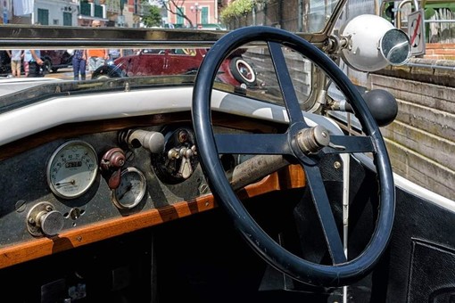 Motori: domenica a Ceranesi il grande appuntamento con le auto d'epoca