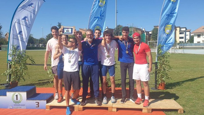 Atletica Arcobaleno. Colpo grosso a Beinasco, arriva la vittoria per la squadra Allievi ai Campionati di Società