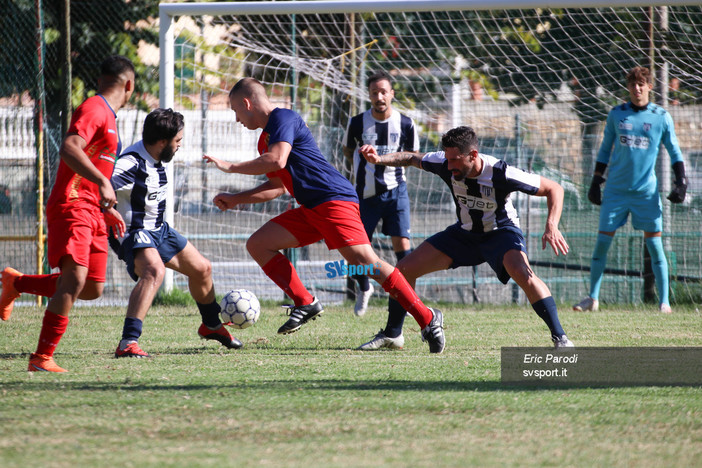 Calcio, Prima Categoria. Nel gruppo A si punta a tenere il passo di Andora e Vadino, nel girone B tanti incroci tra le savonesi