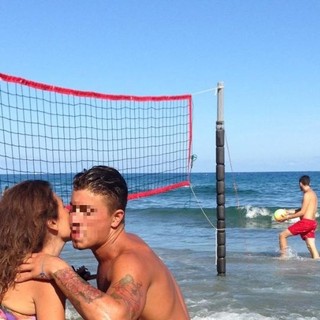 Laigueglia, niente beach volley in acqua. Un lettore: “Divieto di mettere la rete da pallavolo in mare. Così il Comune allontana i giovani