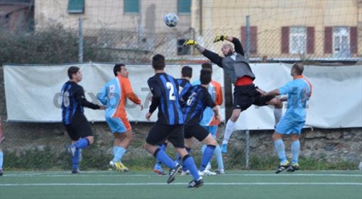 Calcio, Promozione. La Loanesi tifa Albenga. Varazze, Albissola e Bragno a caccia della salvezza