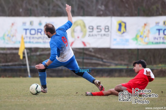 Calcio, Seconda Categoria. Anticipi, posticipi e rinvii nei due gironi ponentini