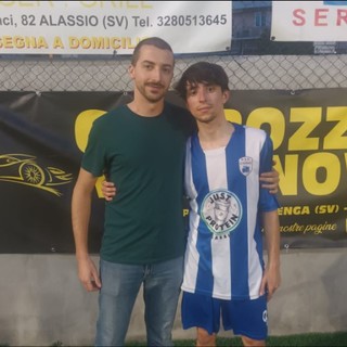 Calciomercato, Cisano. Il primo nuovo arrivo è in attacco, stretta di mano con Giovanni Sappa