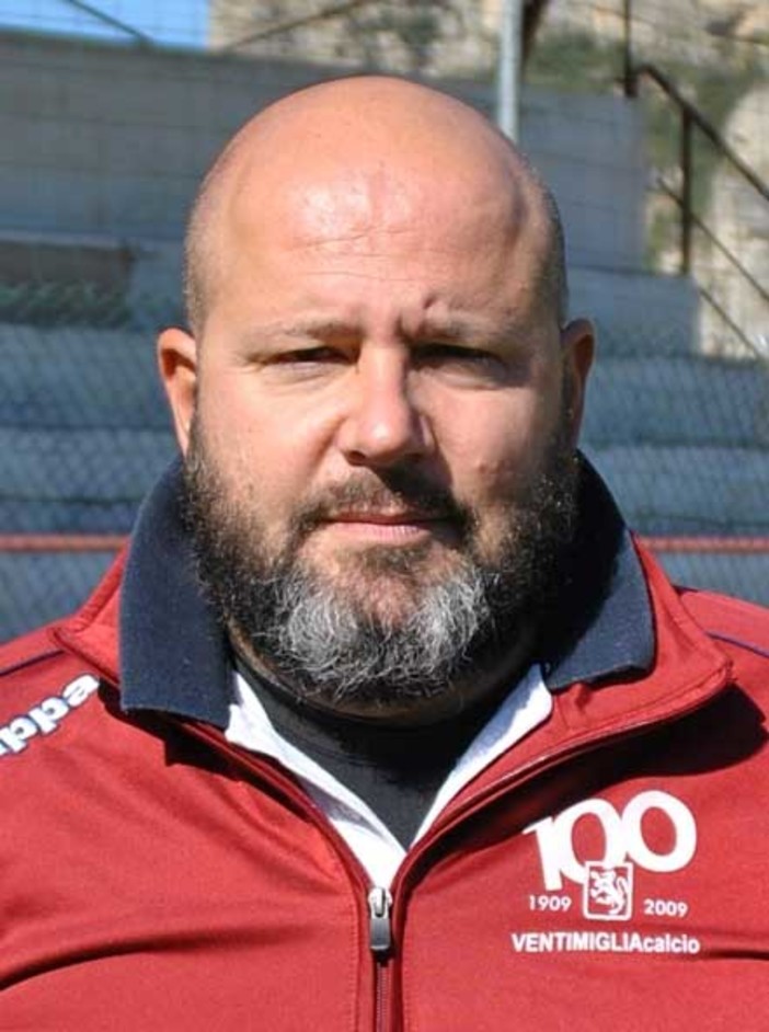 Calcio, Promozione. Il Ventimiglia prosegue con mister Massullo, arriva la conferma anche per la stagione 2023-24