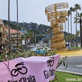 Giro d'Italia. Il &quot;Trofeo Senza Fine&quot; diventa simbolo di Andora, inaugurata stamane la maxi installazione (VIDEO)