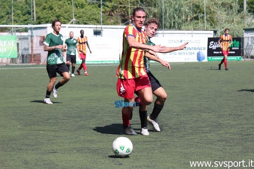 Stagnaro con la maglia del Finale