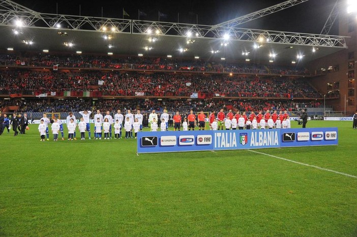 FOTONOTIZIA, Ceriale: i bimbi della Scuola Calcio hanno accompagnato in campo Italia e Albania