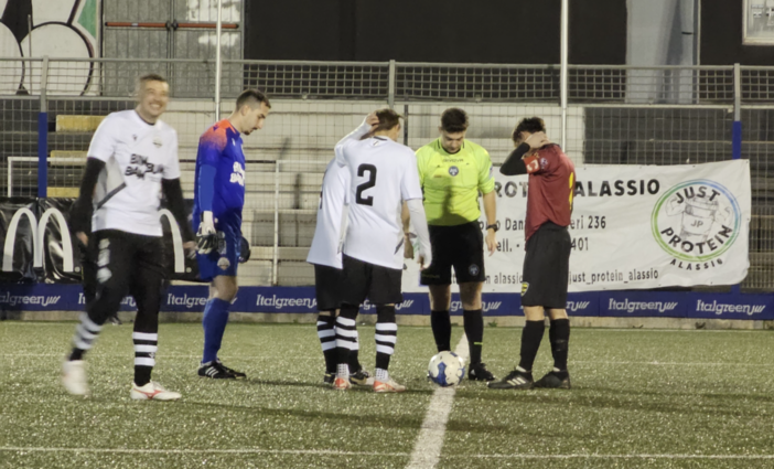 Calcio, Prima Categoria A. Schermaglie playoff nell'anticipo, alle 20:30 c'è Vadino - Ospedaletti