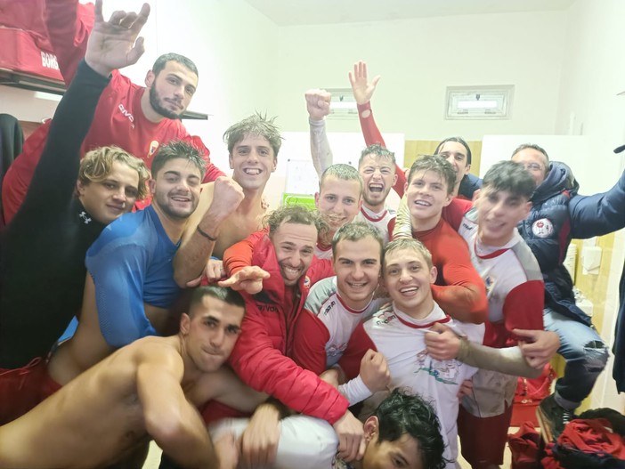 FOTONOTIZIA: il Borgio Verezzi vince 4-1 in casa della Rocchettese, festa grande negli spogliatoi