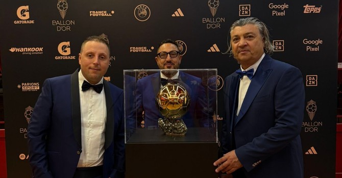 Calcio. Notte da Pallone d'oro per Simone Marinelli, l'ex presidente di Savona e Albenga a Parigi insieme a Simone Sinopia e Roberto Cancellara