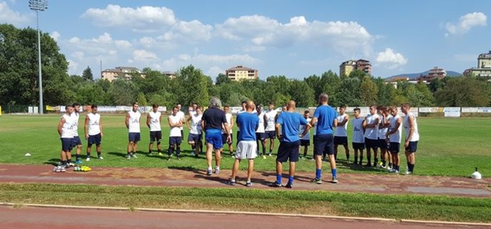 Calcio, Savona. Pollice alto dopo l'amichevole con il Fossano. Gli Striscioni vincono 3-1