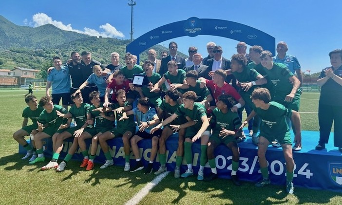 Calcio. Di Fino e Farrauto (in gol) vincono la Juniores Cup! La Rappresentativa del Girone A del campionato di Serie D è Campione d'Italia