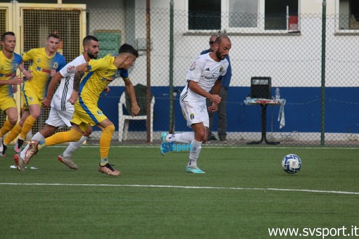 Calcio. Eccellenza, la lotta al vertice si infiamma sempre di più: il clou odierno è Pietra Ligure-Imperia