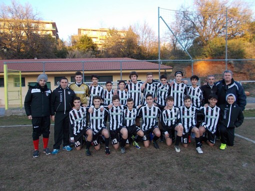 Calcio giovanile. I 2003 dell'Albenga chiudono l'anno al meglio, a Legino arriva la vittoria del trofeo &quot;Cogno&quot;