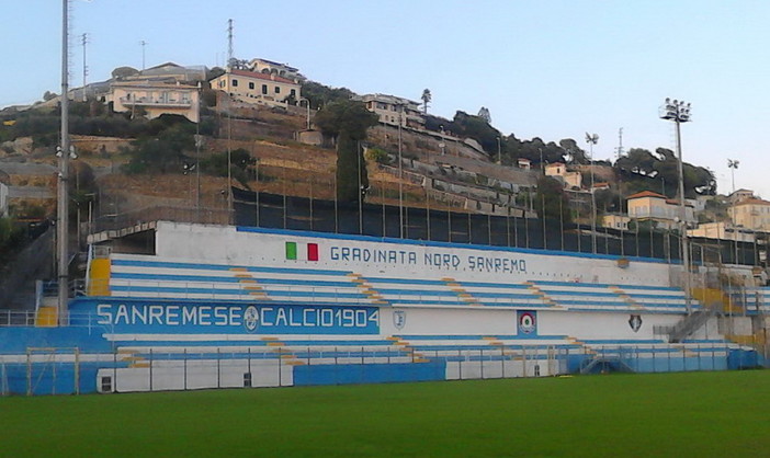 Sanremo. Cancelli chiusi per le attività sportive, le torri faro del &quot;Comunale&quot; sono a rischio crollo&quot;