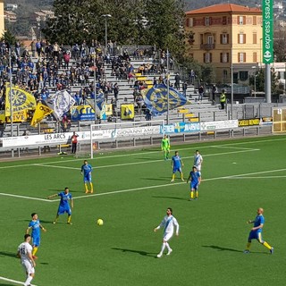 Calcio, Serie C: non basta un buon primo tempo all'Albissola, la doppietta di Maccarone e Varone puniscono i ceramisti