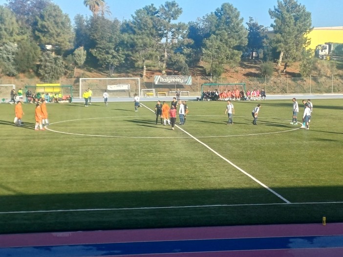 Calcio. Promozione: partita maschia all'Olmo-Ferro, Celle Varazze-Legino termina 1-1 in un finale incandescente