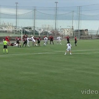 Calcio. L'Arenzano non ci sta: &quot;Il gol vittoria del Pietra Ligure viziato da un evidente fallo di mano, la classe arbitrale sia propensa al dialogo&quot; (VIDEO)