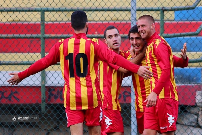 Calcio, Finale. Si va verso la vittoria a tavolino per i giallorossi, la Rivarolese avrebbe effettuato sei sostituzioni