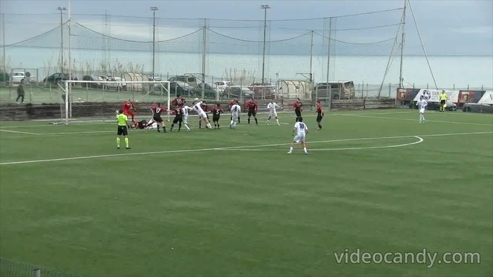 Calcio. L'Arenzano non ci sta: &quot;Il gol vittoria del Pietra Ligure viziato da un evidente fallo di mano, la classe arbitrale sia propensa al dialogo&quot; (VIDEO)