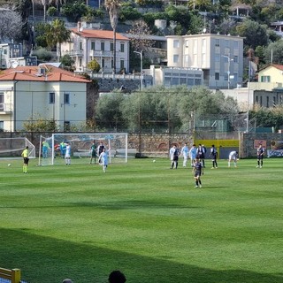 Calcio. Serie D, al &quot;Comunale&quot; la Sanremese termina il match con il Chisola ko per 1-2: la vetta dista ora 13 punti