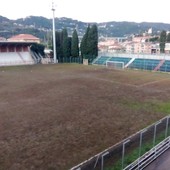 Calcio, Imperia. Il manto del Ciccione è ko, l’opposizione vuole conoscere i termini dell'appalto