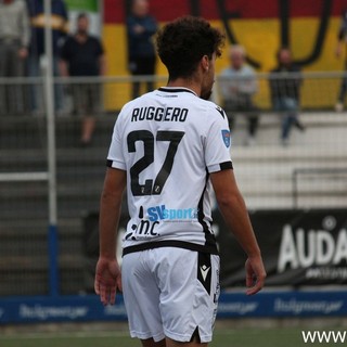 Calcio, Albenga. Rottura del crociato per Ruggiero. Tanti gli sguardi sui giocatori locali