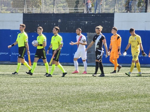 Calcio, Serie D. Facchetti ipnotizza Lo Bosco dal dischetto, Albenga - Vado termina a reti bianche