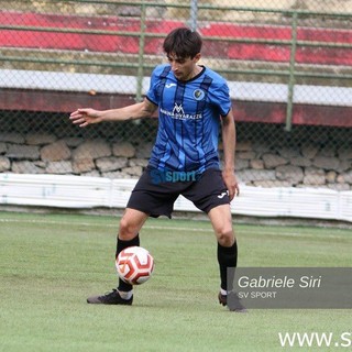 Giacomo Cavallone con la maglia del Varazze