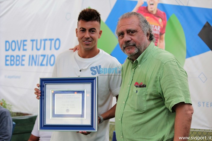 El Shaarawy col presidente del Legino Carella