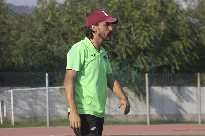 Calcio, Serie D. Il Ligorna cambia, dal Borgosesia è in arrivo mister Manuel Lunardon