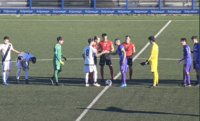 Calcio. Al Ligorna bastano le marce basse contro un'Albenga non pervenuta, i genovesi vincono 3-0 al Riva