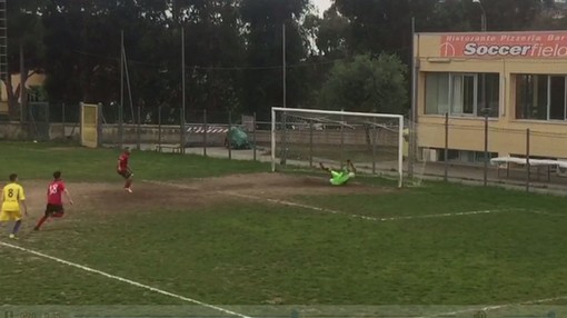 Calcio, Ceriale: battesimo d'oro per Matteo Ebe. Il portiere classe 2000 para un calcio di rigore addirittura a Carparelli (VIDEO)