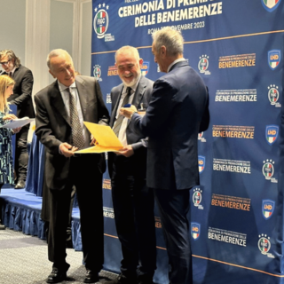 Calcio, Ligorna. Doppio compleanno biancazzurro, Benemerenze per Mancinelli e per il club del presidente Saracco