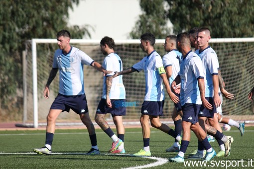 Calcio, Pietra Ligure. Stasera l'amichevole con la Carcarese, il 25 agosto torna la Notte Biancoceleste