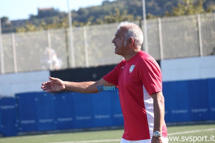 Calcio, Albenga. Buttu e i suoi ragazzi in vetta solitaria: &quot;Sestrese con qualità. Gruppo super, chi è entrato ha cambiato la partita&quot;