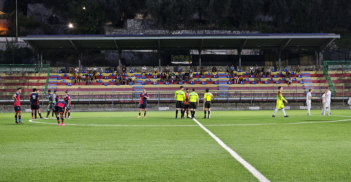 Calcio, Coppa Italia di Promozione. Fiera degli errori e dei gol, il Camporosso espugna Finale 5-3