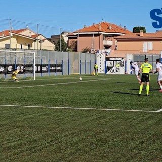 Calcio, Albenga - Vado. Il rigore parato da Lorenzo Facchetti a Loreto Lo Bosco (VIDEO)