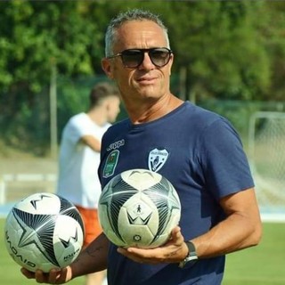 Calcio, Savona. Le luci della ribalta per Lele Cola: &quot;Spero di guadagnarmi le copertine grazie ai risultati. Non snaturerò le mie convinzioni, ma serve intelligenza&quot;